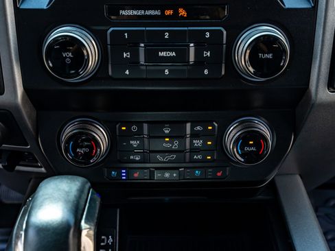 Used 2020 Ford F150 Raptor w/ Equipment Group 802A Luxury AWD/4WD image 26