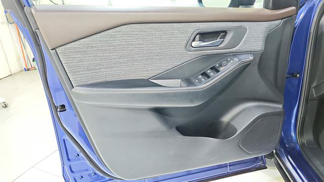 Used 2023 Nissan Rogue SV FWD image 19