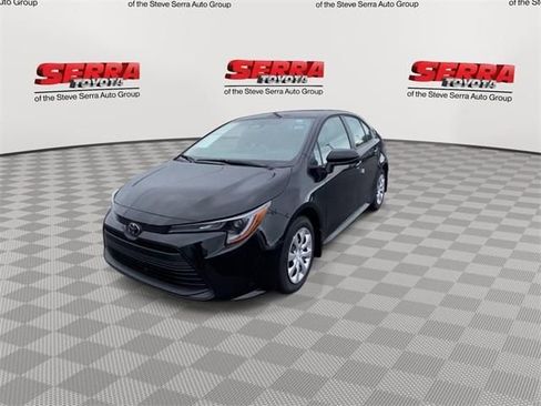 Used 2025 Toyota Corolla LE image 5