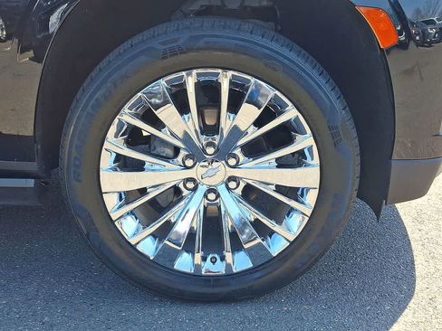 Used 2021 Chevrolet Tahoe High Country w/ Premium Package AWD/4WD image 24