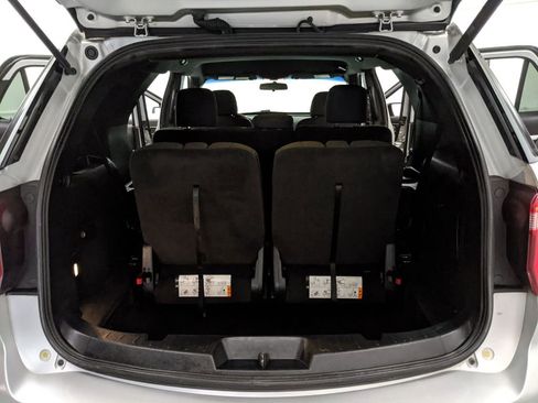 Used 2017 Ford Explorer XLT FWD image 19