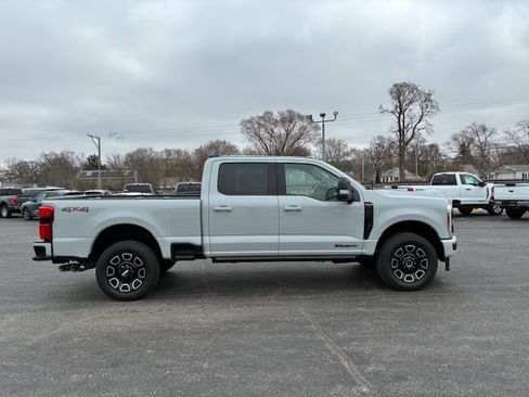Used 2025 Ford F250 Platinum AWD/4WD image 6