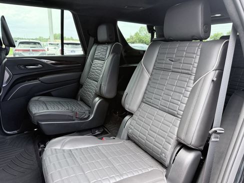 Used 2023 Cadillac Escalade Sport Platinum w/ LPO, ONYX Package AWD/4WD image 15