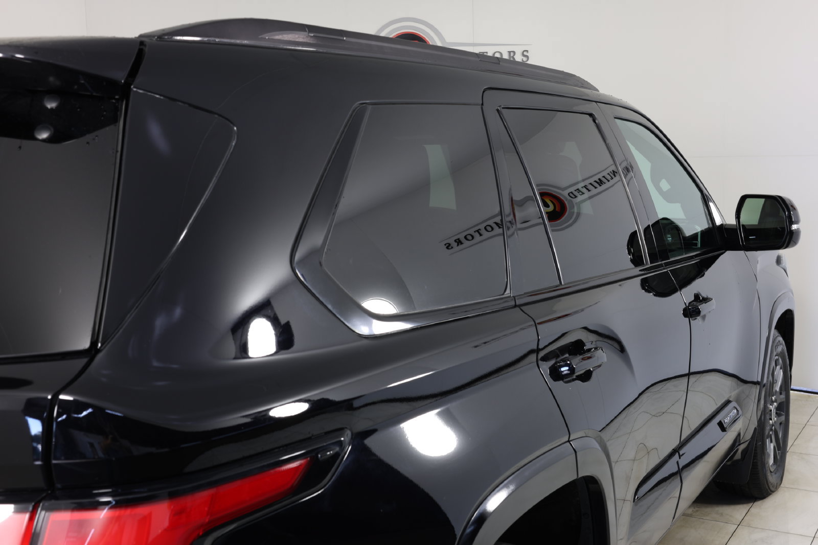 Used 2023 Toyota Sequoia Platinum AWD/4WD image 44