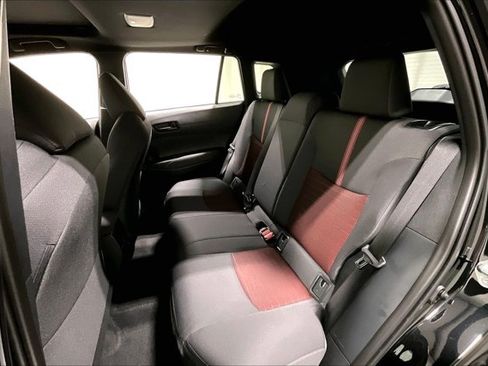 Used 2024 Toyota Corolla Cross AWD Hybrid w/ Moonroof Package image 26