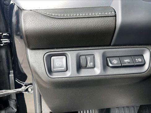 Used 2023 GMC Acadia SLT w/ Technology Package FWD image 36