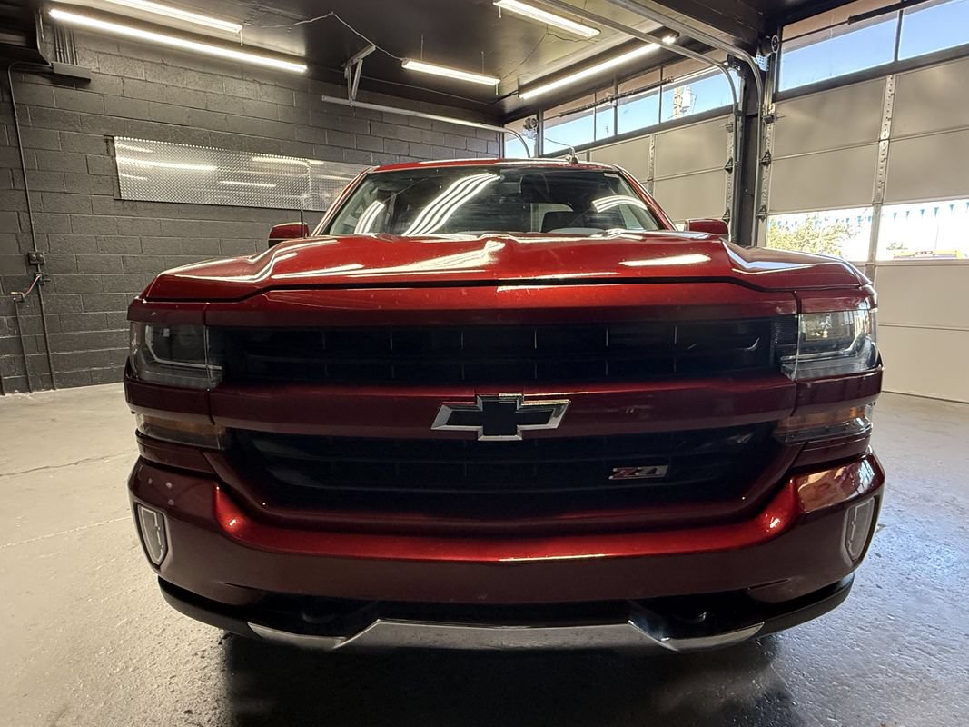 Used 2018 Chevrolet Silverado 1500 LT w/ All Star Edition AWD/4WD image 2