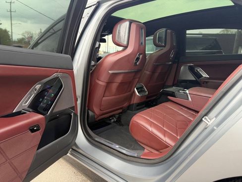Used 2023 BMW 760i xDrive w/ Executive Package AWD/4WD image 20