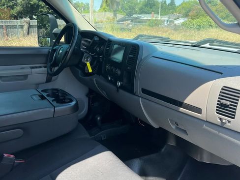 Used 2013 Chevrolet Silverado 2500 W/T AWD/4WD image 19