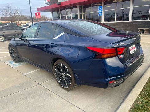 Used 2023 Nissan Altima 2.5 SR w/ SR Premium Package FWD image 7
