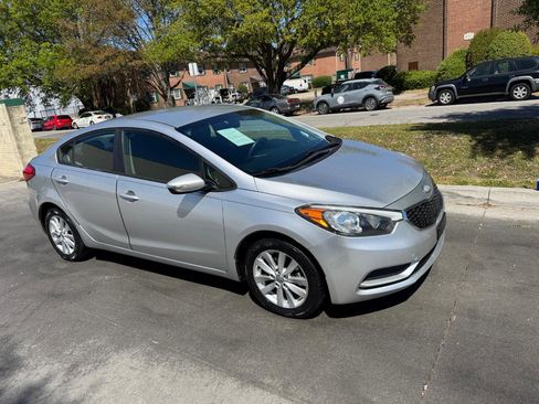 Used 2014 Kia Forte LX w/ Popular Package FWD image 7