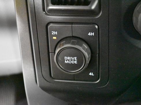 Used 2022 Ford F150 XLT image 33