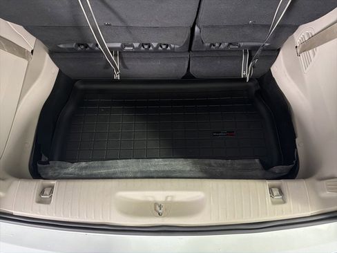 Used 2020 Chrysler Pacifica Touring-L image 11