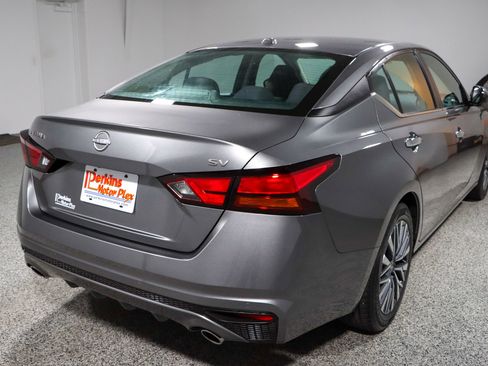 Used 2023 Nissan Altima 2.5 SV w/ SV Premium Package image 7