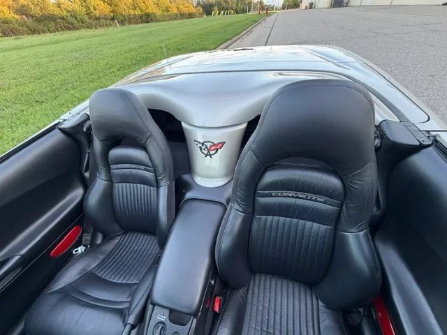 Used 2002 Chevrolet Corvette Convertible w/ Preferred Equipment Group2 RWD image 22
