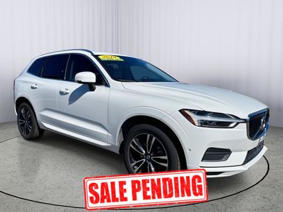 Used 2019 Volvo XC60 T5 Momentum w/ Premium Package