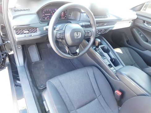 Used 2023 Honda Accord EX image 15