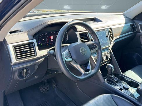 Used 2022 Volkswagen Atlas SE w/ Panoramic Sunroof Package image 4