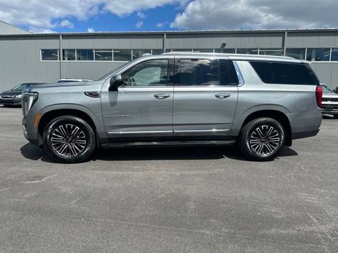Used 2025 GMC Yukon XL Elevation AWD/4WD image 2