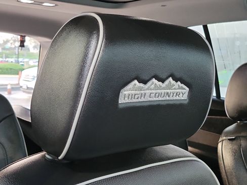 Used 2021 Chevrolet Traverse High Country image 22