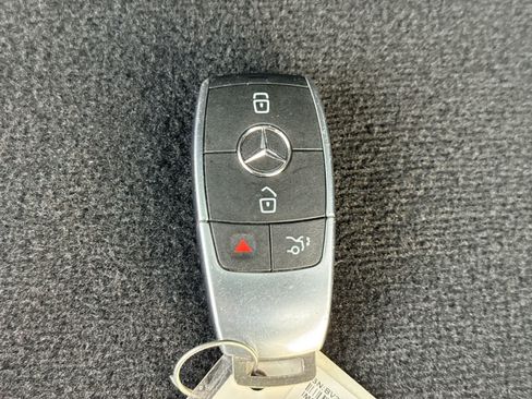 Used 2025 Mercedes-Benz GLS 450 4MATIC image 40