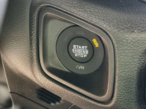 Certified 2025 Jeep Wrangler Sport AWD/4WD image 23