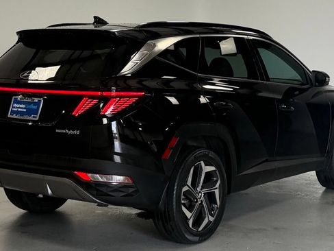 Certified 2022 Hyundai Tucson Limited AWD/4WD image 3