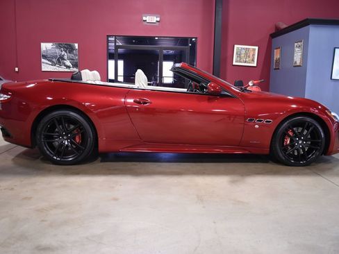 Used 2016 Maserati GranTurismo Sport image 15