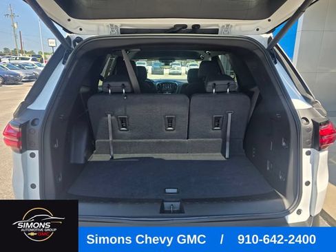 Used 2023 Chevrolet Traverse LT w/ Rear Camera Mirror Package AWD/4WD image 41