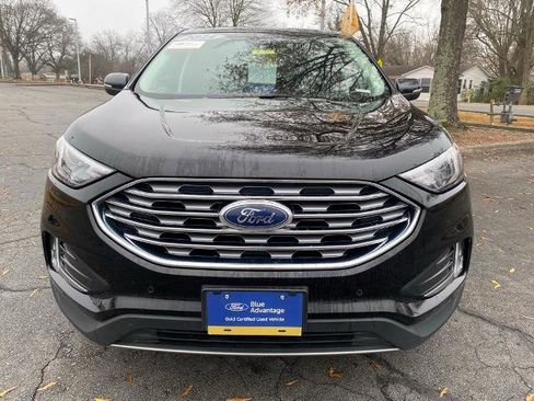 Used 2024 Ford Edge Titanium image 2