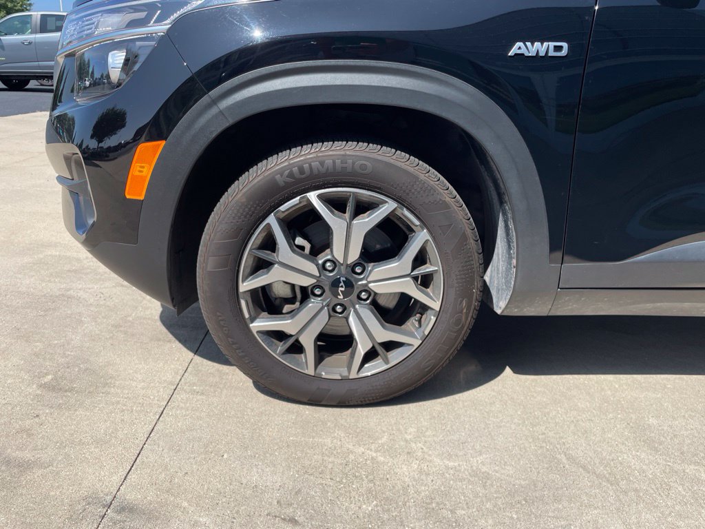 Used 2023 Kia Seltos EX AWD/4WD image 16