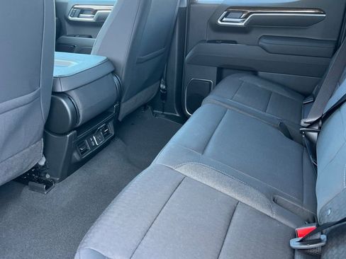 New 2026 GMC Sierra 1500 SLE image 9