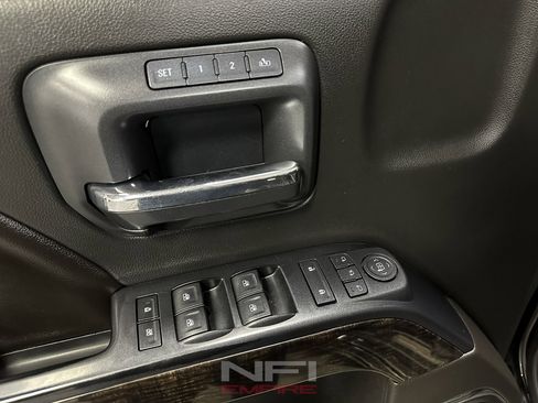 Used 2015 GMC Sierra 2500 Denali w/ Duramax Plus Package image 32
