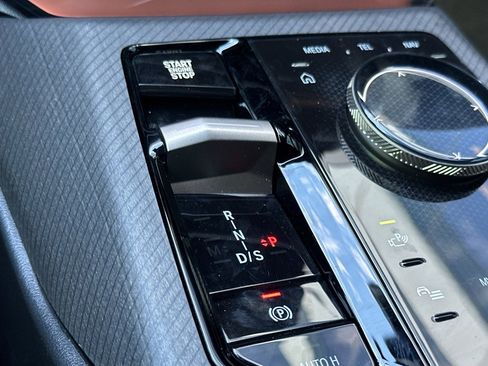 Used 2025 BMW X3 xDrive30i w/ Premium Package image 26