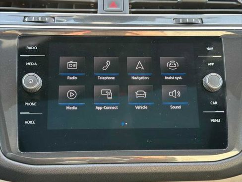 Used 2022 Volkswagen Tiguan SEL R-Line image 27