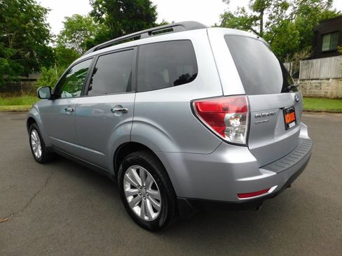 Used 2012 Subaru Forester 2.5X Limited AWD/4WD image 3