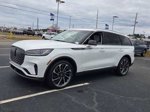 New 2026 Lincoln Aviator Reserve image 3