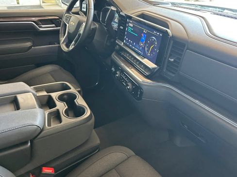 Used 2023 Chevrolet Silverado 1500 LT AWD/4WD image 16