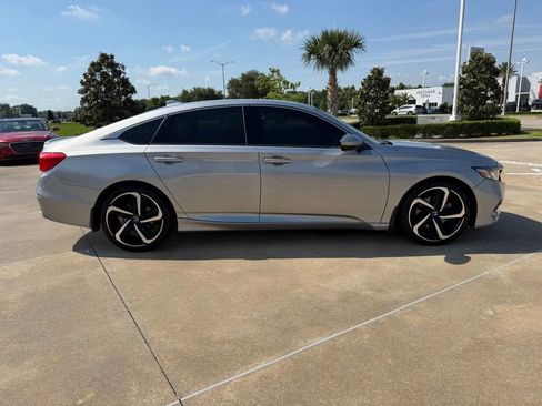 Used 2018 Honda Accord Sport image 6