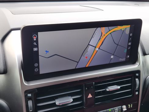 Used 2022 Lexus GX 460 Luxury w/ Off Road Package image 17