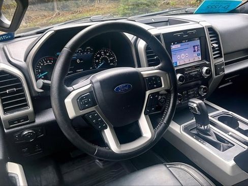 Used 2019 Ford F150 Lariat w/ Equipment Group 502A Luxury AWD/4WD image 18