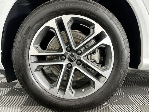 Used 2025 Audi Q5 Premium w/ Convenience Package image 35