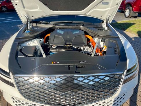 Used 2024 Genesis G80 image 16