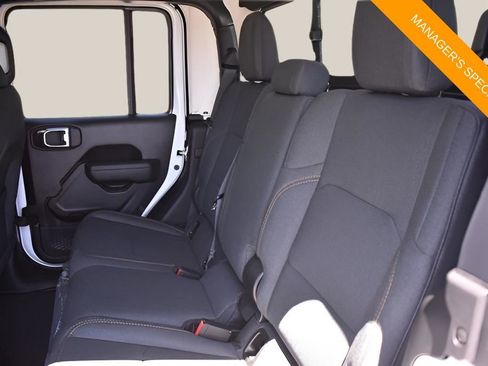 New 2025 Jeep Gladiator Sport image 15