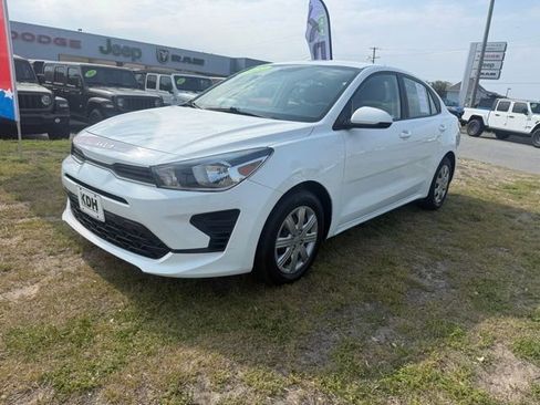 Used 2022 Kia Rio LX image 3