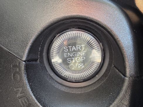 Certified 2023 Jeep Renegade Trailhawk AWD/4WD image 29
