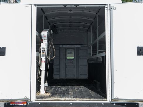 Used 2019 Chevrolet Express 4500 w/ Power Convenience Package RWD image 8