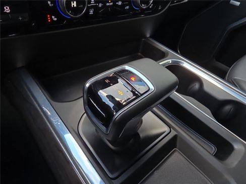 Used 2025 Chevrolet Silverado 1500 LTZ image 29