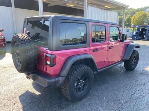 Used 2024 Jeep Wrangler Unlimited AWD/4WD image 5