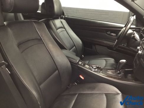 Used 2011 BMW 335i Convertible image 37
